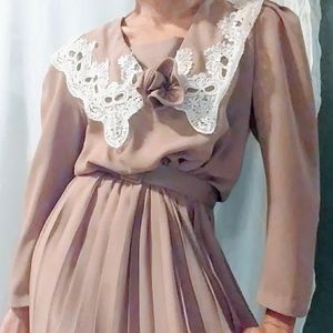 VTG Ladies Day dress! Mauve/Lace